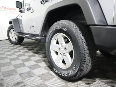 Used 2018 Jeep Wrangler Unlimited Sport S AWD/4WD image 10