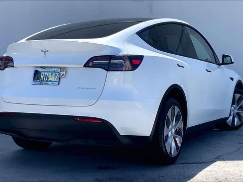 Used 2023 Tesla Model Y Long Range AWD/4WD image 22