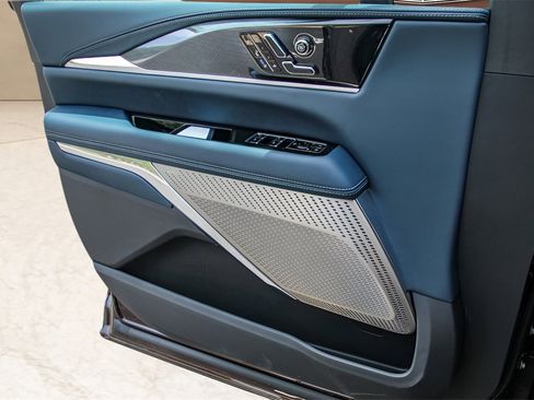 New 2025 Cadillac Escalade IQ Sport 2 w/ LPO, ONYX Package image 20