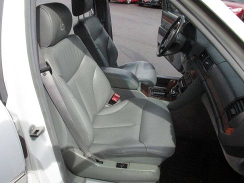 Used 1992 Mercedes-Benz 400 E image 13