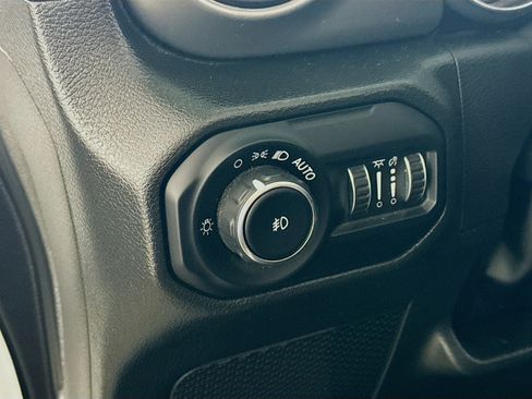 Used 2022 Jeep Wrangler Unlimited Sport w/ Sun And Sound Package image 15