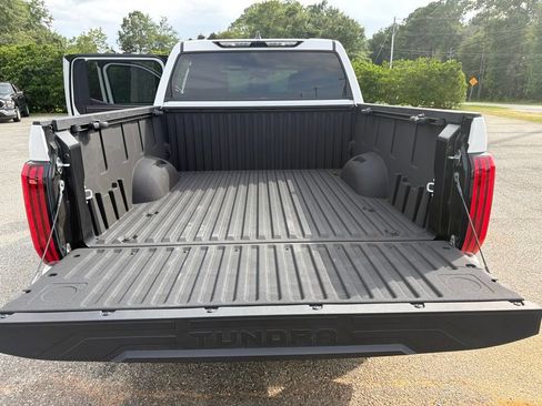Used 2025 Toyota Tundra SR5 w/ SR5 Convenience Package AWD/4WD image 18
