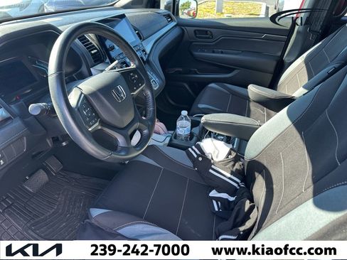 Used 2023 Honda Odyssey Sport image 3