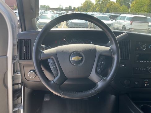 Used 2022 Chevrolet Express 2500 w/ Driver Convenience Package image 15