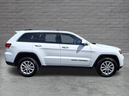 Used 2021 Jeep Grand Cherokee Laredo AWD/4WD image 13