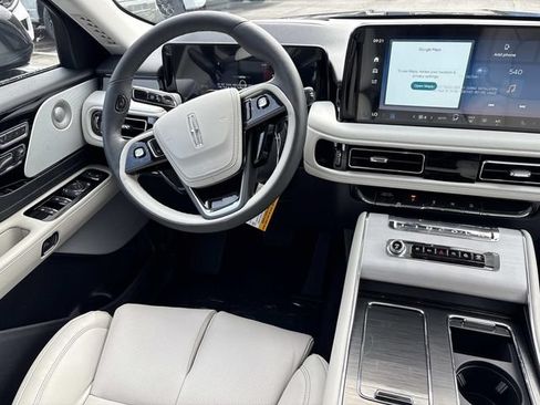 New 2026 Lincoln Aviator Reserve AWD/4WD image 13