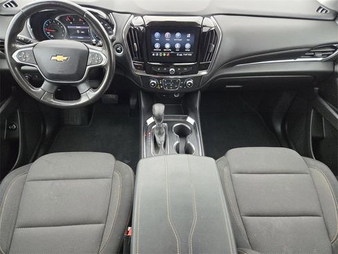 Used 2021 Chevrolet Traverse LT image 27