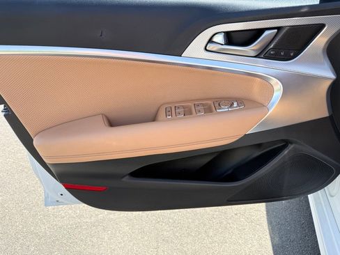 Used 2022 Genesis G70 3.3T AWD/4WD image 23