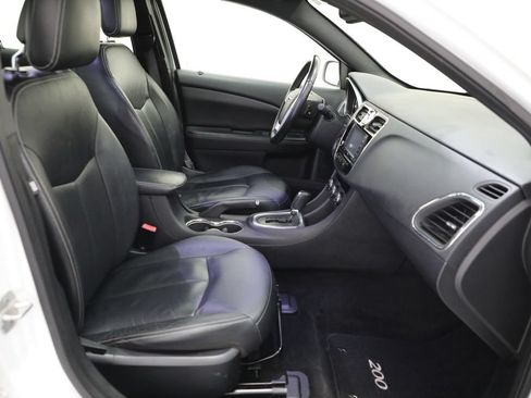 Used 2012 Chrysler 200 Limited FWD image 8