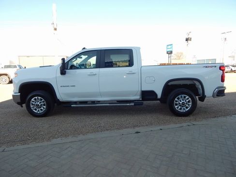 Used 2025 Chevrolet Silverado 2500 LT w/ Convenience Package image 7
