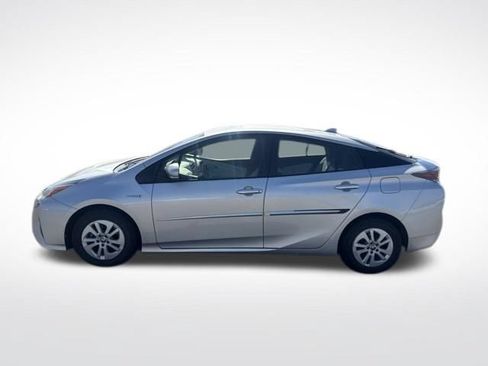 Used 2016 Toyota Prius Two w/ Protection Package FWD image 2