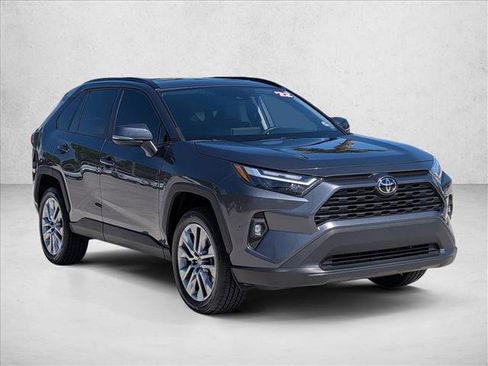 Used 2022 Toyota RAV4 XLE Premium FWD image 3