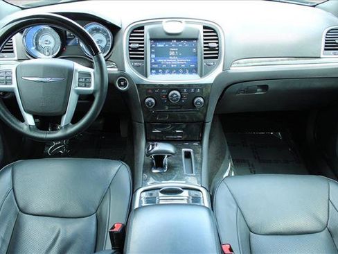 Used 2014 Chrysler 300 C AWD/4WD image 19