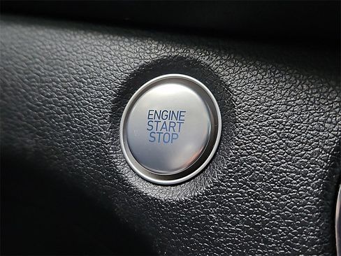 Used 2020 Hyundai Santa Fe Limited image 25