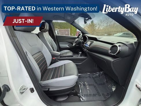 Used 2021 Nissan Kicks SR w/ SR Premium Package image 22