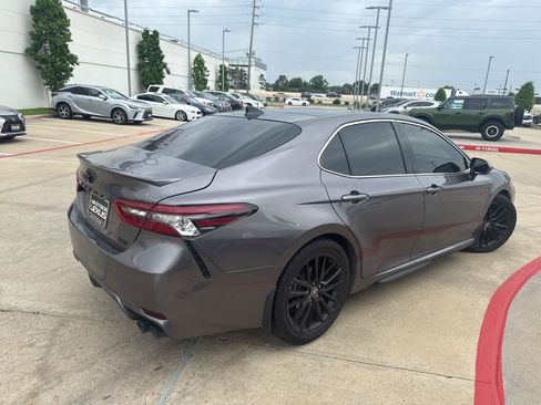 Used 2021 Toyota Camry XSE image 3