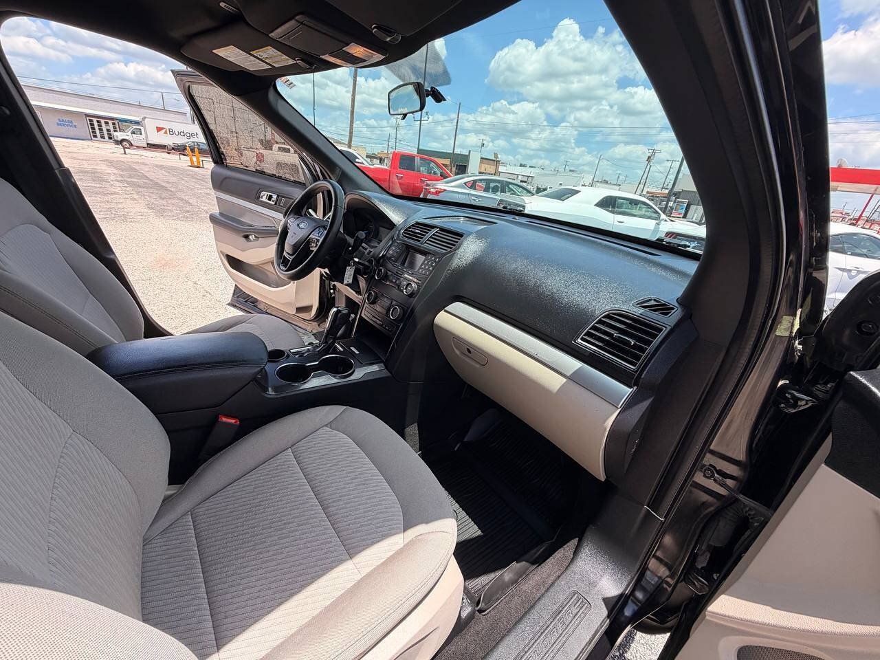 Used 2019 Ford Explorer FWD image 14