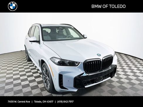New 2026 BMW X5 xDrive50e image 1