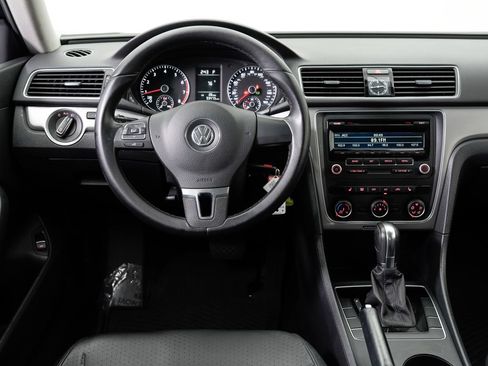 Used 2014 Volkswagen Passat 1.8T Wolfsburg Edition FWD image 15