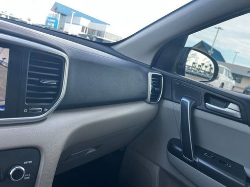 Used 2020 Kia Sportage LX FWD image 19