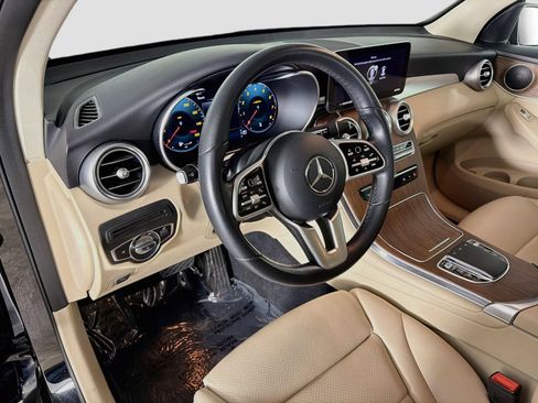Used 2022 Mercedes-Benz GLC 300 image 9