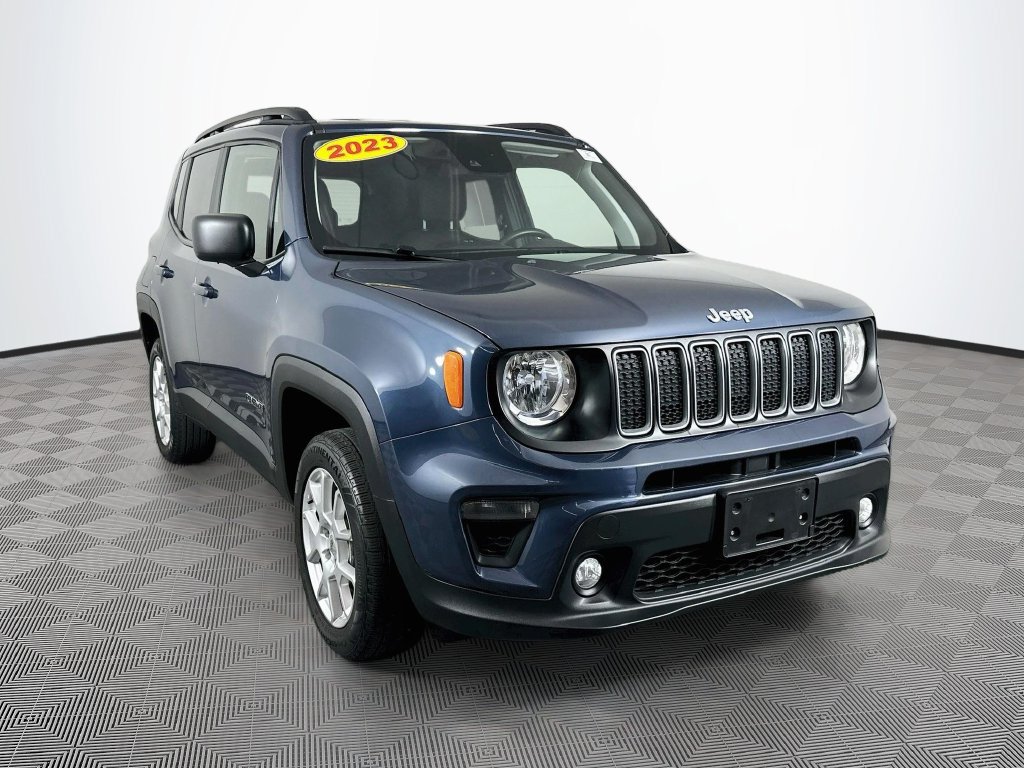 Certified 2023 Jeep Renegade Latitude w/ Premium Group AWD/4WD image 2