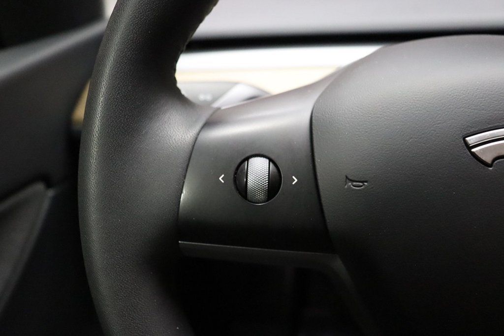 Used 2020 Tesla Model Y Long Range AWD/4WD image 47