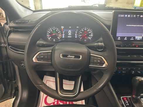 Used 2023 Jeep Compass Latitude w/ Convenience Group AWD/4WD image 17