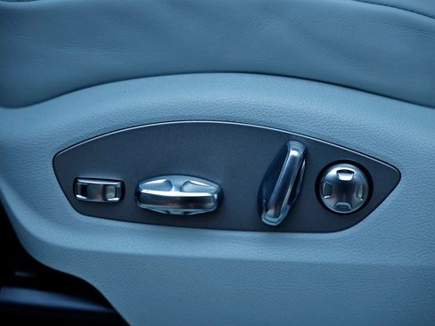 New 2026 Porsche Macan image 24