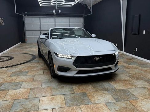 Used 2024 Ford Mustang Premium image 11