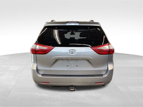 Used 2019 Toyota Sienna LE FWD image 32