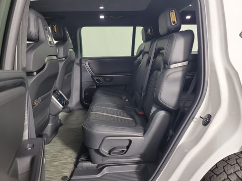 Used 2024 Rivian R1S Adventure AWD/4WD image 21
