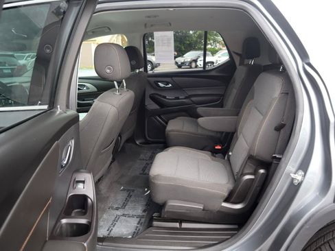 Used 2020 Chevrolet Traverse LT w/ LPO, Floor Liner Package AWD/4WD image 16