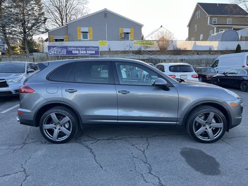 Used 2016 Porsche Cayenne S w/ Premium Package image 14