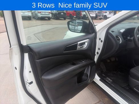 Used 2020 Nissan Pathfinder SV FWD image 24