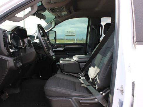 Used 2024 Chevrolet Silverado 2500 LT image 22