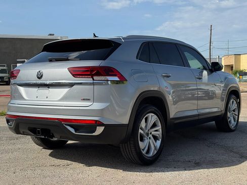 Used 2020 Volkswagen Atlas Cross Sport SE w/ Towing Package AWD/4WD image 7