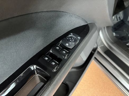 Used 2015 Ford Fusion SE FWD image 16