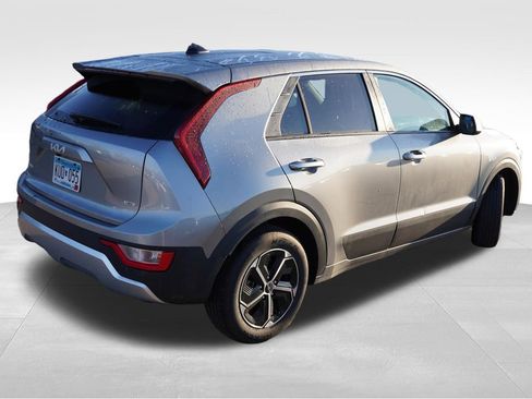 Used 2023 Kia Niro LX FWD image 3