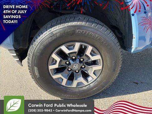 Used 2019 Toyota Tacoma SR5 AWD/4WD image 9