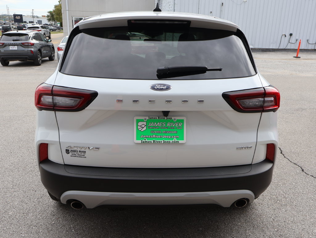 Used 2025 Ford Escape Active AWD/4WD image 4