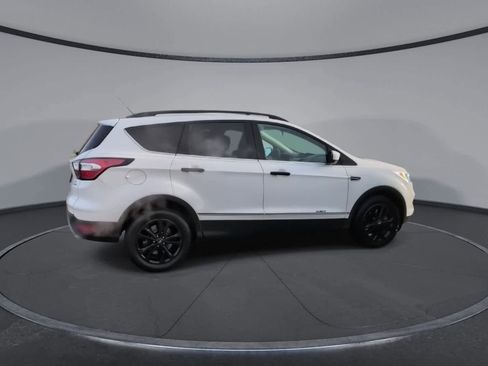 Used 2018 Ford Escape SE image 9