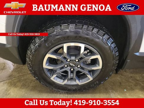 Used 2025 Chevrolet Equinox ACTIV w/ Safety and Technology Package image 30