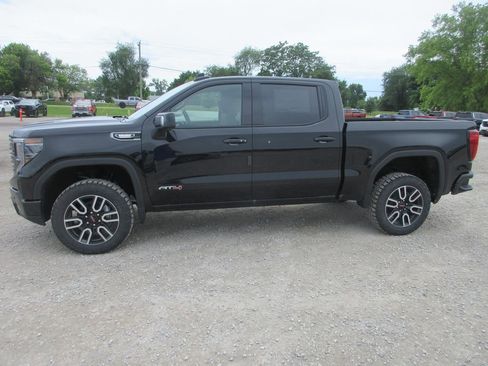 New 2026 GMC Sierra 1500 AT4 w/ AT4 Premium Package AWD/4WD image 9