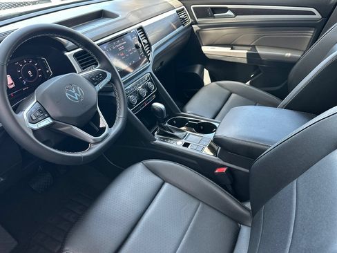 Used 2023 Volkswagen Atlas SE w/ Panoramic Sunroof Package FWD image 10