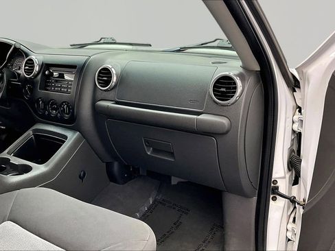 Used 2003 Ford Expedition XLT AWD/4WD image 17