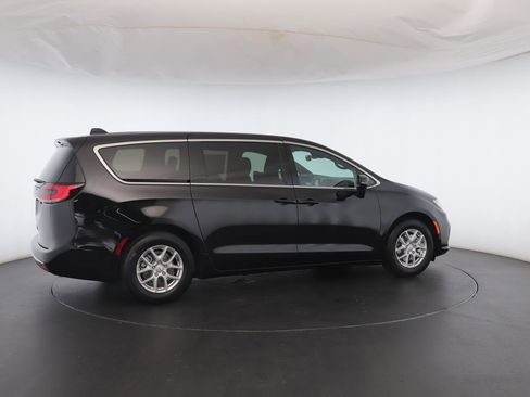 New 2026 Chrysler Pacifica Select FWD image 29