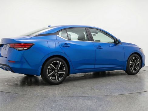 Used 2025 Nissan Sentra SV FWD image 9