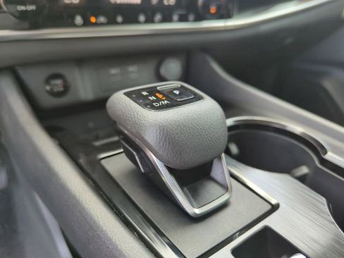 Certified 2025 Nissan Rogue SL FWD image 35