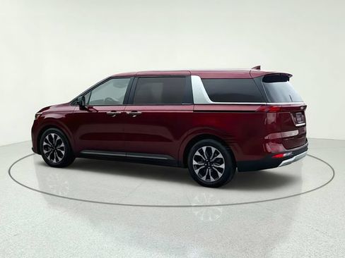 Used 2022 Kia Carnival EX FWD image 3